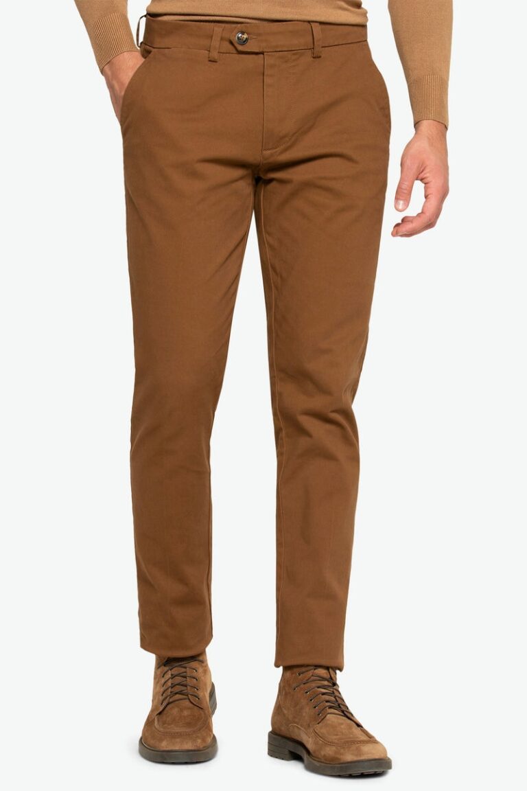 Braon chino pantalone od gabardina