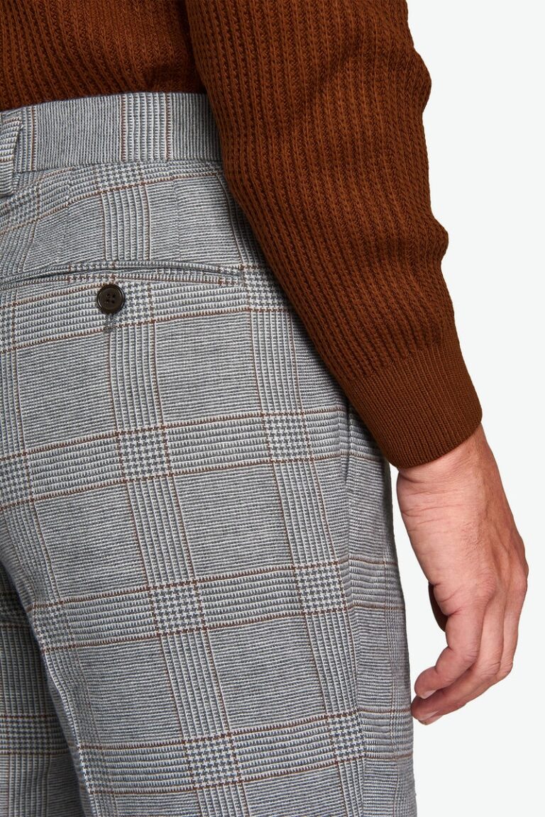 Princ od Velsa sive pantalone