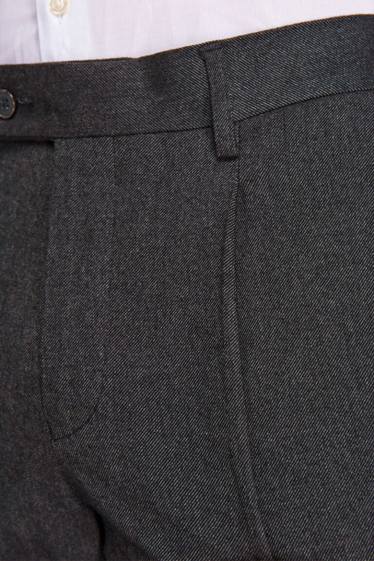 Crne pantalone