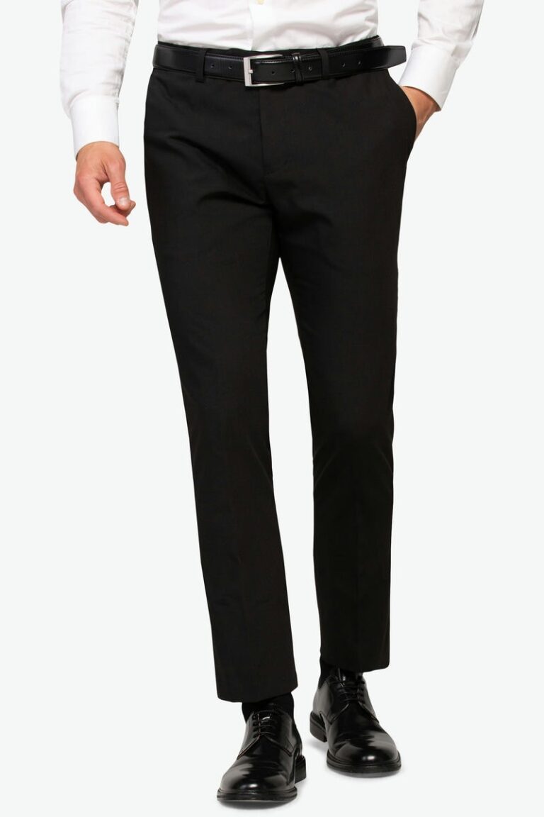 Klasične crne pantalone