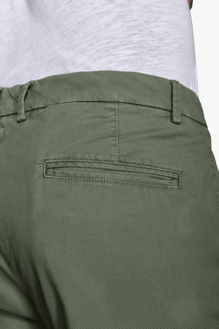 Verde pantalone sa teksturom