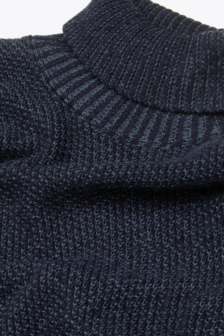 YUAM18-4015-TRIBLU-4